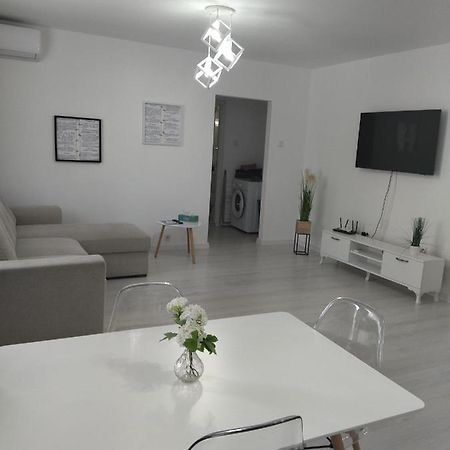Apartament Max. Confort Tulcea Exterior photo