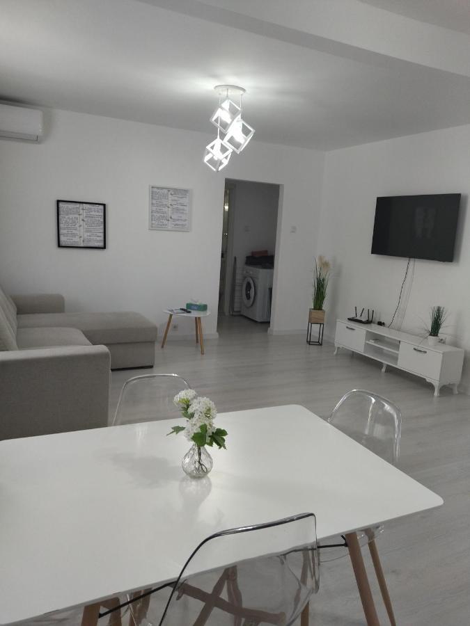 Apartament Max. Confort Tulcea Exterior photo